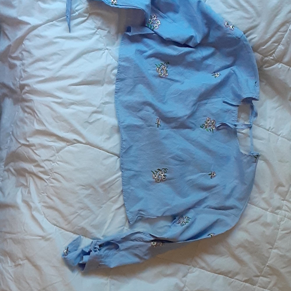 Blue stripped floral croptop!